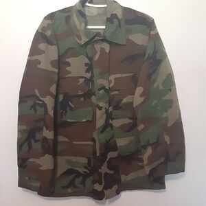 Vtg Military Combat Woodland Camo Jacket Size Medium Regular 8415-01-084-1647